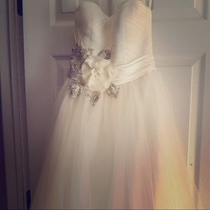 Wedding dress